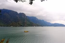 ‘Sống chậm’ ở hồ Quỳnh Nhai