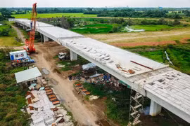 Đôn đốc nhà thầu dồn lực thi công cao tốc Mỹ Thuận - Cần Thơ