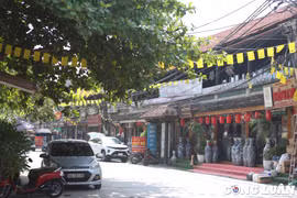 Làng gốm sứ Bát Tràng: Di sản văn hóa phi vật thể quốc gia bên bờ Sông Hồng