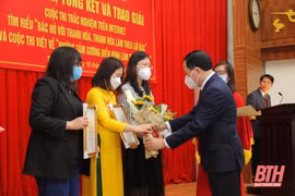 Nhiều tác phẩm báo chí thể hiện lòng thành kính, tự hào đối với Bác Hồ kính yêu