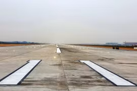 Đóng cửa đường cất hạ cánh và một số đường lăn cảng hàng không Nội Bài