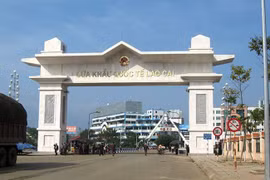Trung Quốc tạm ngừng nhập khẩu hàng hóa qua cửa khẩu Hà Khẩu - Lào Cai