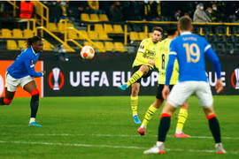 Vắng Erling Haaland, Dortmund để thua 2-4 trước Rangers