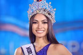 Hoa hậu Hoàn vũ Philippines thừa nhận là người lưỡng tính