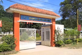 Khởi tố đối tượng dùng dao đe dọa thầy hiệu trưởng