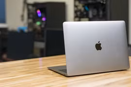 Nhu cầu mua laptop sụt giảm rất mạnh, nhiều nhà bán lẻ “vỡ mộng”