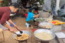 Thực phẩm “nhà làm” đắt khách dịp cận Tết