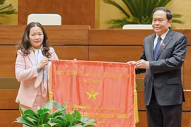 Báo Đại biểu Nhân dân vinh dự nhận Cờ thi đua của Chính phủ năm 2022