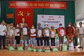 Báo Sài Gòn Giải Phóng tổ chức trao quà, khám bệnh miễn phí đồng bào khó khăn