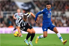 Thắng Chelsea 1-0, Newcastle áp sát Man City trên BXH Ngoại hạng Anh