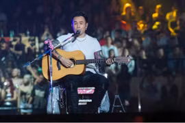 Nam rapper Binz công khai yêu Châu Bùi