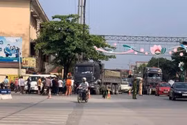 Hà Nội: Tai nạn đặc biệt nghiêm trọng giữa xe máy và xe tải, 3 mẹ con tử vong