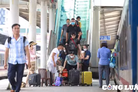Ngành đường sắt giảm mạnh giá vé tàu tập thể để hút khách
