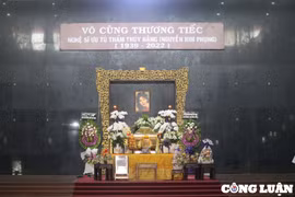 Tang lễ của cố nghệ sĩ Thẩm Thúy Hằng