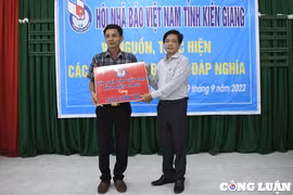 Hội Nhà báo Kiên Giang tổ chức các hoạt động đền ơn đáp nghĩa tại huyện Gò Quao