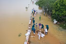 Thủ tướng: Theo dõi chặt chẽ diễn biến mưa lũ, triển khai ứng phó kịp thời, hiệu quả