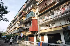 TP.HCM vẫn còn nhiều chung cư cũ "chờ sập" không thể xây dựng lại