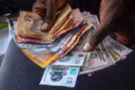 Mỹ trừng phạt Zimbabwe: Người nghèo chịu khổ, người giàu chỉ cần gửi tiền ra nước ngoài