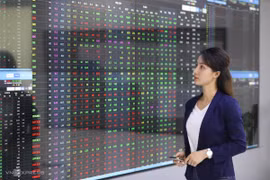 Chứng khoán ngày 9/8: Kiểm tra ngưỡng kháng cự 1.380 điểm