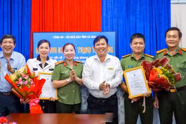 Cà Mau trao thưởng giải báo chí viết về phong cách người Công an nhân dân