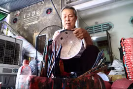 “Thủ phủ” đồ chơi Trung thu truyền thống tất bật vào vụ