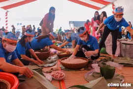 Đặc sắc Hội thi gói, nấu bánh chưng dâng Quốc Tổ Hùng Vương tại Hà Tĩnh