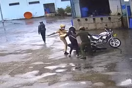 Vụ bạo lực 02 thanh niên ở Sóc Trăng: Tước danh hiệu Công an nhân dân 3 cán bộ công an