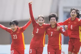 Sáng nay, đội tuyển nữ Việt Nam về đến Nội Bài sau kỳ tích World Cup