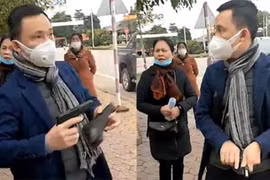 Xác minh làm rõ thông tin vụ việc “nghi cầm súng thị uy, xé bìa đỏ của người bán đất”