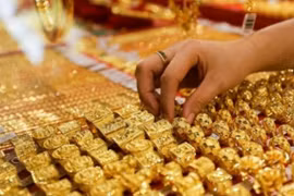 Một ngày tăng giá “điên rồ” của vàng, mỗi lượng tăng thêm 4 triệu đồng