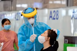 Không xét nghiệm Covid-19 hành khách đã tiêm chủng trên chuyến bay sơ tán