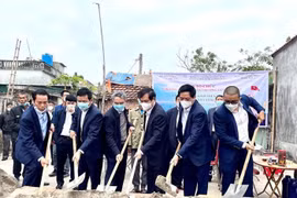 Báo điện tử Đảng Cộng sản Việt Nam cùng nhà hảo tâm tổ chức khởi công xây dựng nhà tình nghĩa