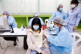 Thái Lan chuẩn bị 120 triệu liều vaccine COVID-19 tiêm cho trẻ em 5 - 11 tuổi