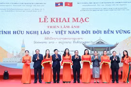 Khai mạc triển lãm ảnh "Tình hữu nghị Lào - Việt Nam đời đời bền vững"