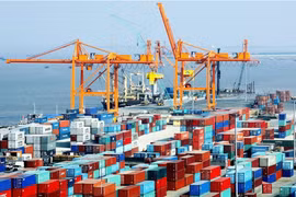 6 tháng năm 2022, tổng trị giá xuất nhập khẩu của Việt Nam đạt 371,32 tỉ USD