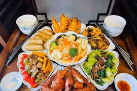 Dịch vụ cỗ cúng, mâm hoa quả đắt hàng trước thềm Rằm tháng Bảy