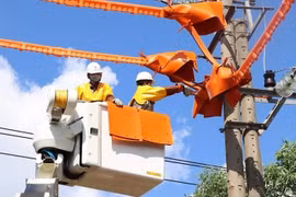 Nắng nóng kéo dài, công suất tiêu thụ điện tăng kỷ lục
