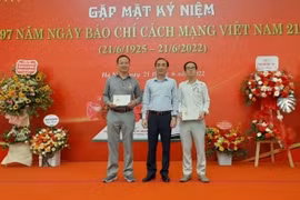 Trao Kỷ niệm chương Vì sự nghiệp báo chí Việt Nam cho hai nhà báo thuộc Chi hội Nhà báo Báo Thanh tra