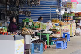 “Ngày bình thường” ở lễ hội chùa Hương