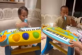 Lisa - Leon nhà Hồ Ngọc Hà lập band nhạc ca hát tại gia, biểu diễn cực sung