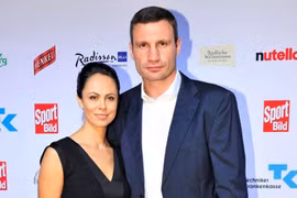 “Tiến sỹ búa thép” Vitali Klitschko và Natalia ly hôn sau 26 năm chung sống