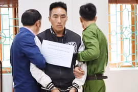 Bắt quả tang đối tượng đang mang 40 bánh heroin đi tiêu thụ
