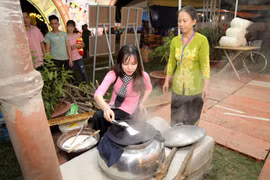 Lễ hội vinh danh nghề làm bánh tráng phơi sương tại Tây Ninh