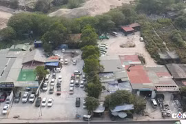 Phường Đại Kim (Hoàng Mai): Bãi xe, ki-ốt, sân bóng hoạt động trái phép trên đất dự án, chính quyền “tiếp tay”?