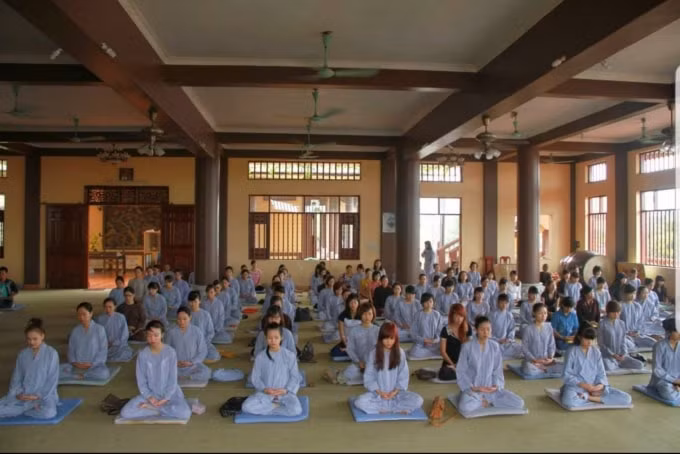 Một khóa học tu tại chùa Kim Âu - Am Vàng (Gia Lâm). Ảnh: NVCC