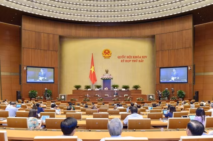 Quang cảnh phiên họp