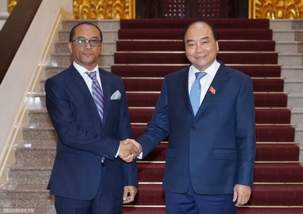 Thủ tướng Nguyễn Xuân Phúc tiếp Bộ trưởng Ngoại giao và Hợp tác Timor-Leste Dionisio Babo Soares. Ảnh: VGP
