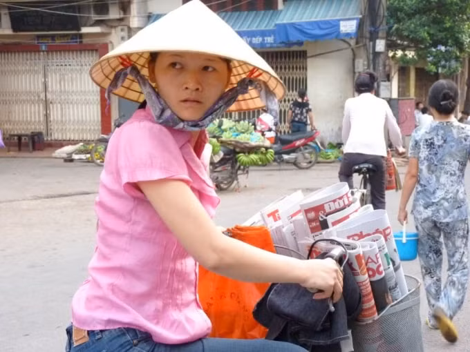 Nghề bán báo rong đang dần biến mất.
