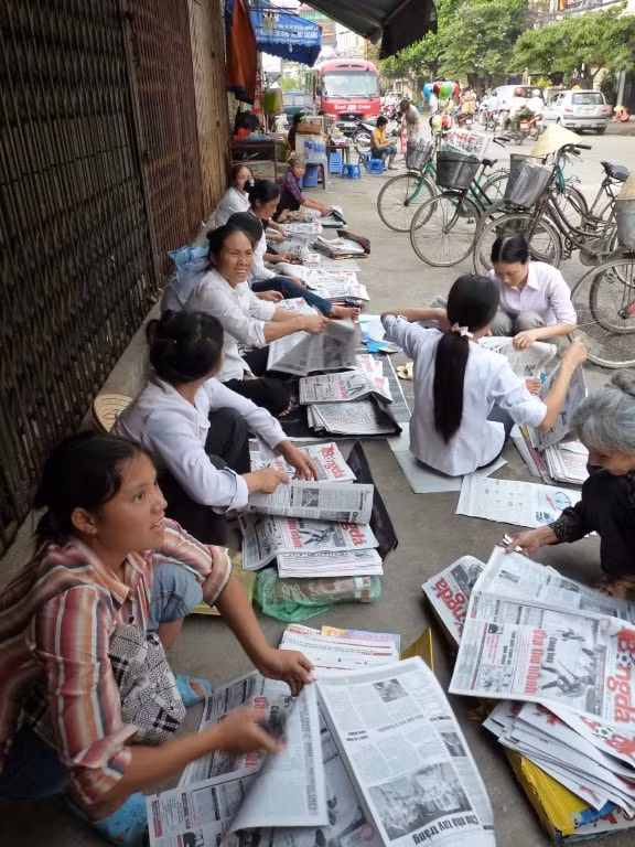 Trước đây, việc phát hành báo qua kênh bán rong vô cùng sôi động.