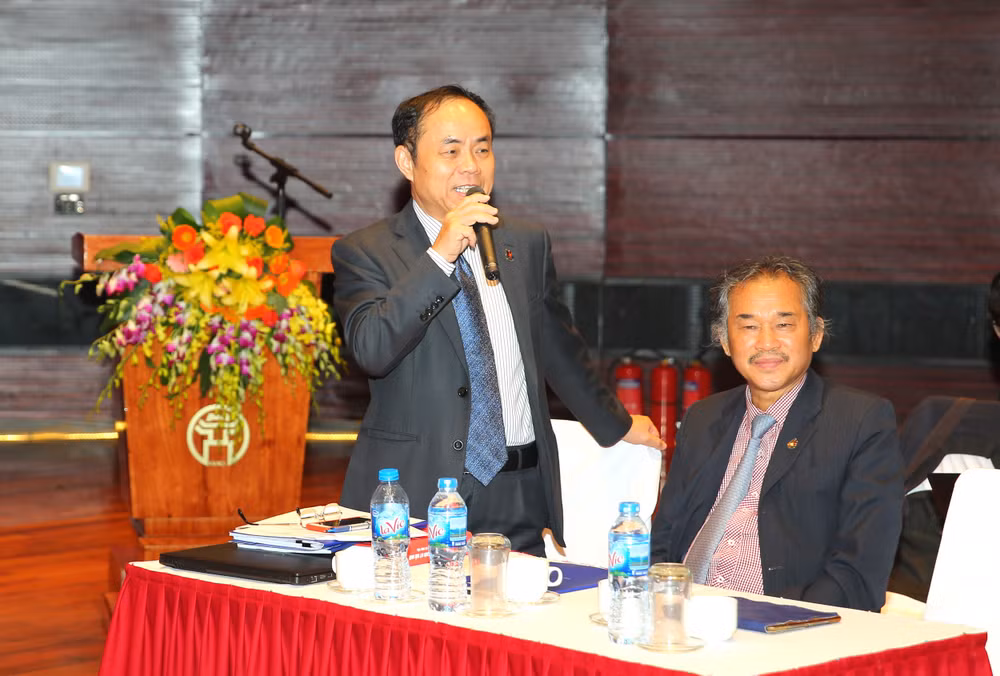 TS.Trần Bá Dung, Ủy Viên Ban Thường vụ, Trưởng Ban Nghiệp vụ Hội Nhà báo Việt Nam phát biểu tại Diễn đàn. Ảnh: Sơn Hải